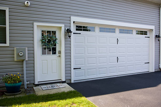24/7 Emergency Garage Door Panel Replacement experts in Moodys, OK